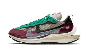Nike Vaporwaffle sacai Villain Red Neptune Green