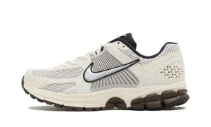 Nike Zoom Vomero 5 'Phantom Light Iron Ore' (W)