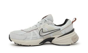 Nike V2K Run 'Pure Platinum Chrome' (W)