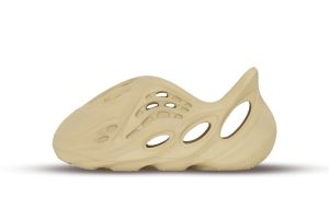 Yeezy Foam RNR Desert Sand (Kids)