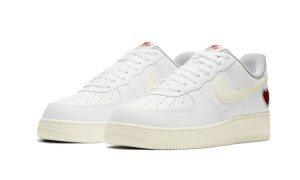 Nike Air Force 1 Low Valentines Day (2021) – Image 2