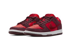 Nike SB Dunk Low Cherry - immagine 2
