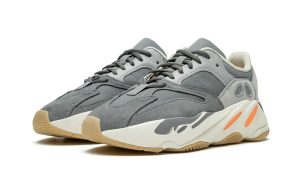 Yeezy Boost 700 V1 'Magnet' - immagine 2