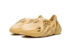 Yeezy Foam RNR Desert Sand - Image 2