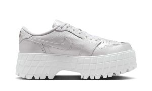 Jordan 1 Brooklyn Low White Metallic Silver (W) - Image 2