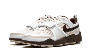 Nike Zoom Field Jaxx 'Travis Scott Light Chocolate' - Image 2