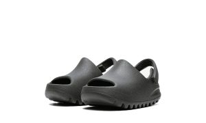 Yeezy Slide Onyx (Infants) - Image 2