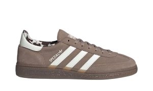 adidas Handball Spezial Chalky Brown Cow Print (W) - Image 2
