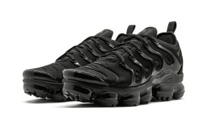 Nike Air VaporMax Plus 'Triple Black' – Image 2