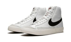 Nike Blazer Mid 77 Vintage White Black - Image 2