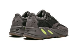 adidas Yeezy Boost 700 Mauve - Image 3