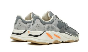 Yeezy Boost 700 V1 'Magnet' - immagine 3