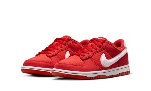 Nike Dunk Low Valentine's Day (2024) (GS) – Image 3