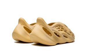Yeezy Foam RNR Desert Sand - Image 3