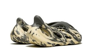 Yeezy Foam RNNR 'MXT Moon Gray' - Image 3