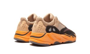 adidas Yeezy Boost 700 Enflame Amber – Bild 3