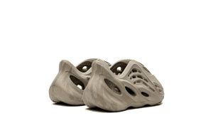 Yeezy Foam RNNR Stone Sage (Infants) - Image 3