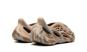 Yeezy Foam RNNR MX Sand Grey - Image 3