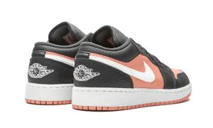 Jordan 1 Low Black Pink Quartz (GS) – Bild 3