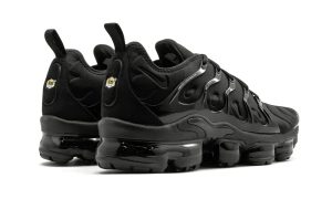 Nike Air VaporMax Plus 'Triple Black' – Image 3