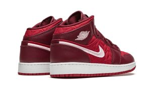 Air Jordan 1 Mid SE Red Quilt (GS) - Image 3