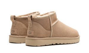 UGG Classic Ultra Mini Boot Sand (W) - Imagen 3