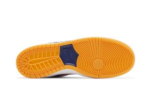 Nike SB Dunk Low 'Rayssa Leal' - Image 4