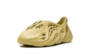Yeezy Foam RNNR Sulfur – Bild 4
