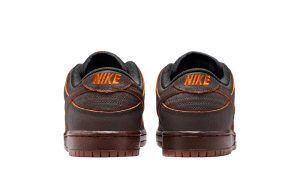 Nike Dunk SB Low Krampus - Imagen 4