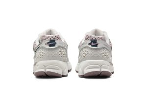 Nike Zoom Vomero 5 Metallic Silver Platinum Violet (W) – Bild 4