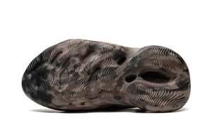 Yeezy Foam RNNR 'MX Cinder' - immagine 4