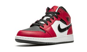 Jordan 1 Mid Chicago Black Toe (GS) - Image 4