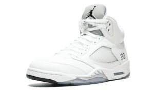 Air Jordan 5 Retro Metallic Silver - Image 4