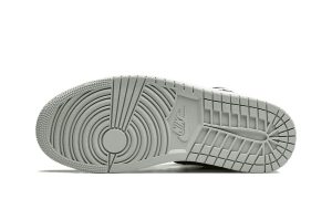 Air Jordan 1 Retro High OG Stage Haze - Image 5