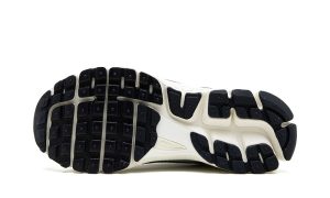 Nike Zoom Vomero 5 Photon Dust (W) - immagine 5