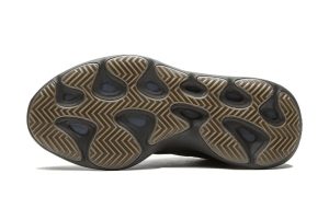 Yeezy Boost 700 V3 'Clay Brown' - immagine 5