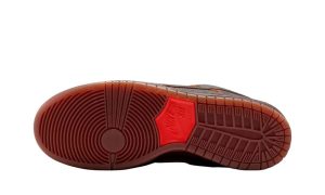 Nike Dunk SB Low Krampus - Imagen 5